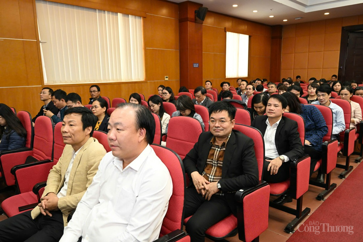 CHÙM ẢNH: Hội nghị cán bộ, viên chức Bộ Công Thương 2025