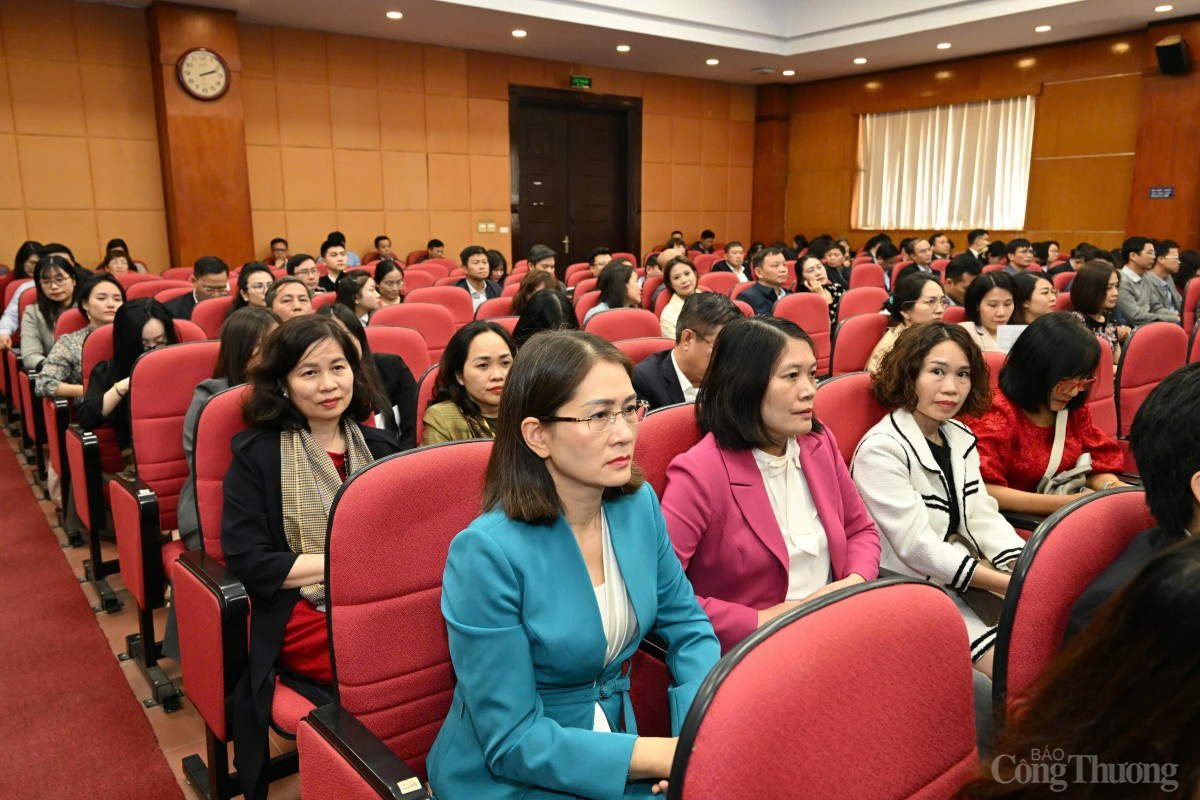 CHÙM ẢNH: Hội nghị cán bộ, viên chức Bộ Công Thương 2025