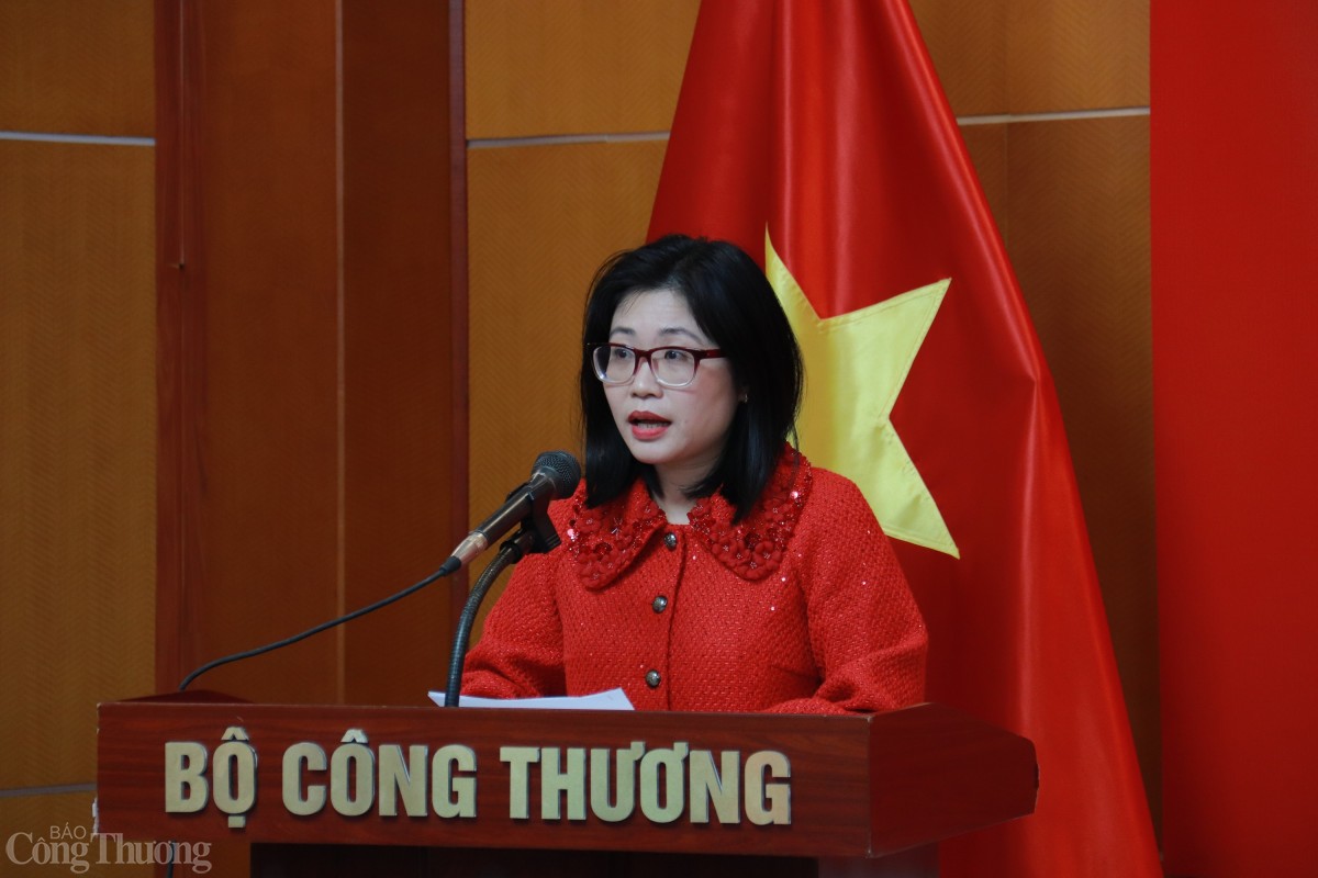 Chuyển giao 8 tổ chức đảng từ Đảng ủy Bộ Công Thương Chuyển giao 8 tổ chức đảng từ Đảng ủy Bộ Công Thương