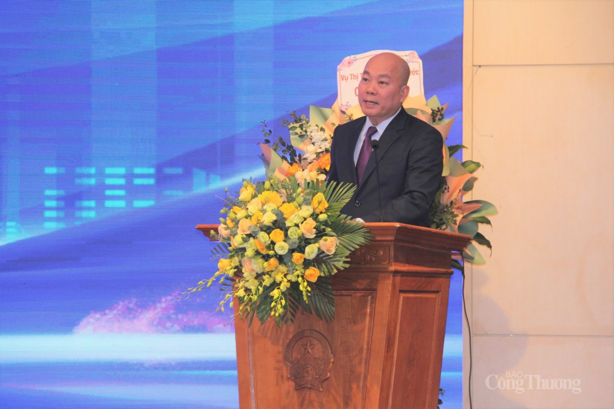 Cục trưởng Cục Xúc tiến thương mại Vũ Bá Phú Cục trưởng Cục Xúc tiến thương mại Vũ Bá Phú