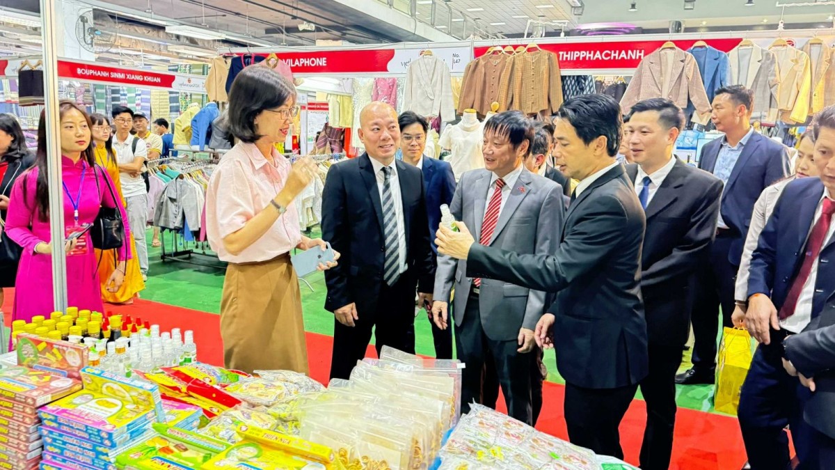 Khu công nghiệp Lào - Việt sẽ tạo đột phá thương mại