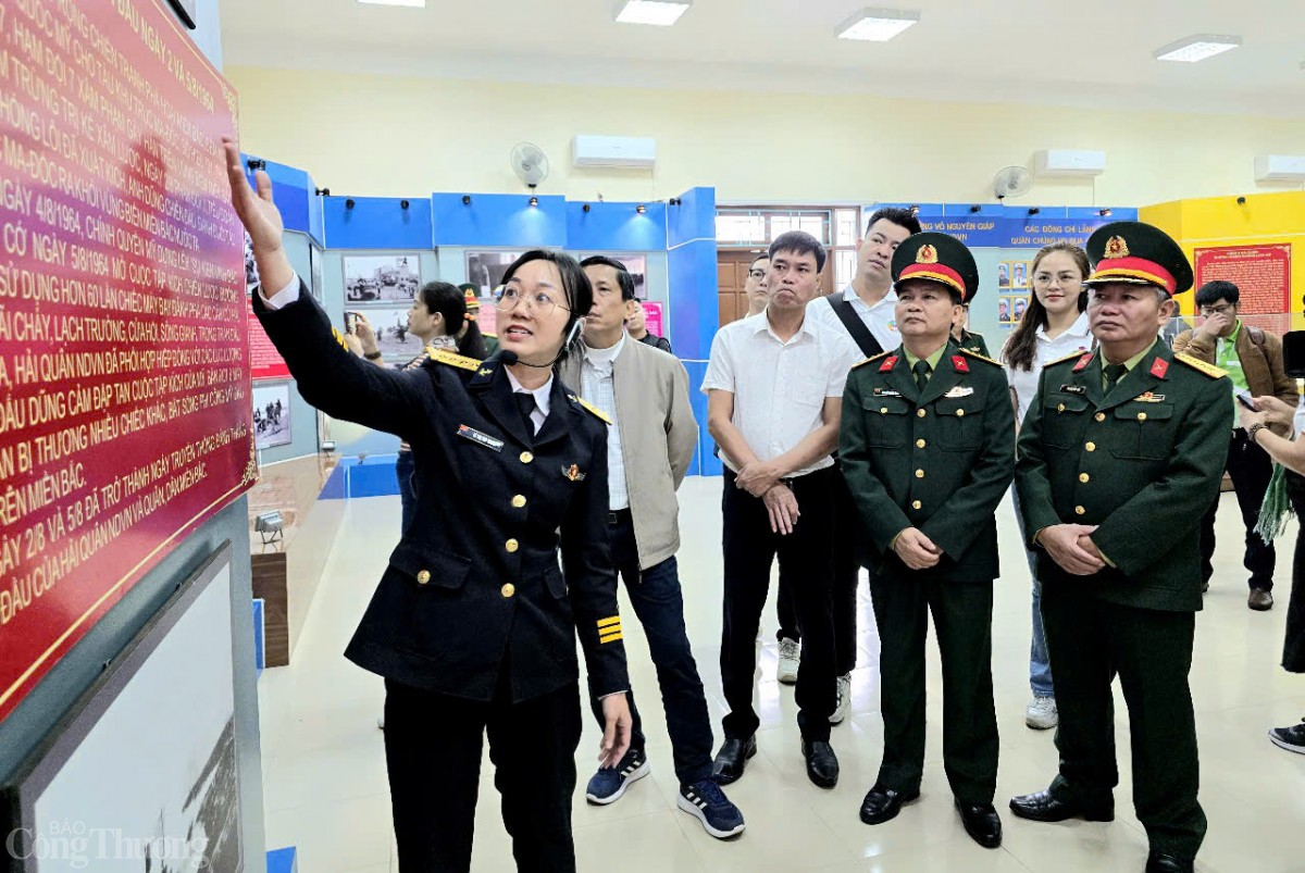 Vùng 3 Hải quân khởi hành đưa quà Tết ra đảo Cồn Cỏ, Lý Sơn Vùng 3 Hải quân khởi hành đưa quà Tết ra đảo Cồn Cỏ, Lý Sơn