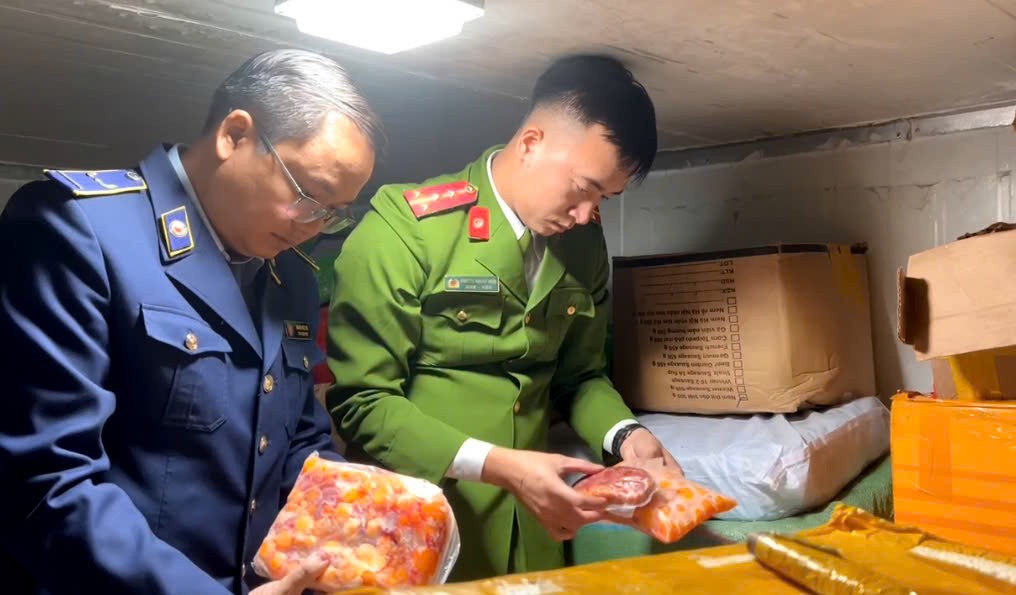 Thu giữ hơn 10 tấn nội tạng động vật không nguồn gốc