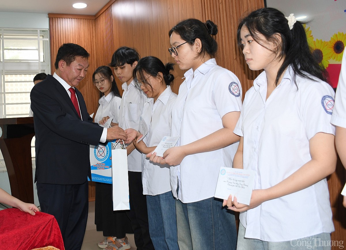 HITC trao học bổng hơn 1 tỷ đồng cho sinh viên