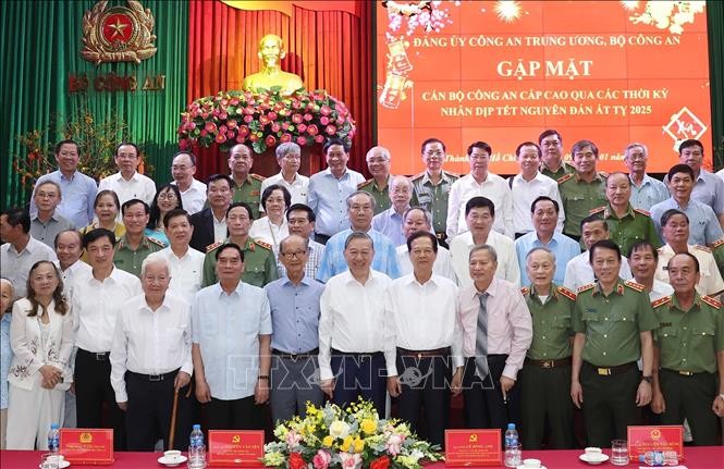 Tổng Bí thư Tô Lâm và các đại biểu dự buổi gặp mặt - Ảnh: TTXVN Tổng Bí thư Tô Lâm và các đại biểu dự buổi gặp mặt - Ảnh: TTXVN