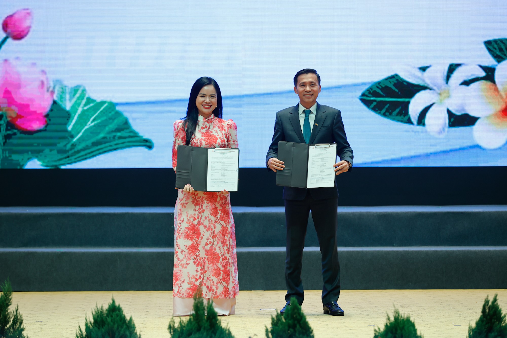 '8 cùng' để thúc đẩy thương mại, đầu tư Việt Nam - Lào