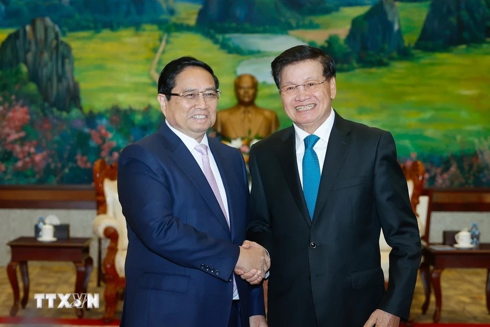 Thủ tướng Phạm Minh Chính hội kiến Tổng Bí thư, Chủ tịch nước Lào Thongloun Sisoulith sáng 10/1. Ảnh: TTXVN