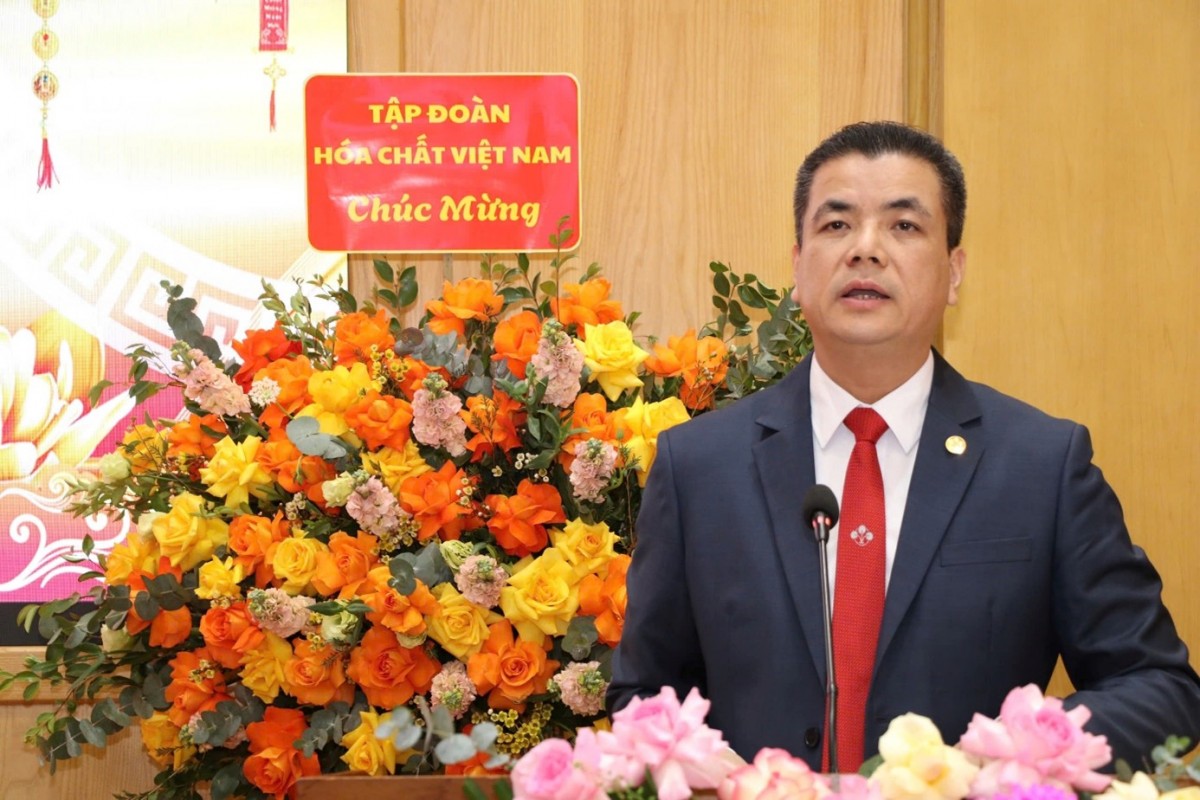 Ông Phạm Thanh Tùng, Tổng Giám đốc Công ty CP Supe Phốt phát và Hoá chất Lâm Thao phát biểu tại buổi lễ Ông Phạm Thanh Tùng, Tổng Giám đốc Công ty CP Supe Phốt phát và Hoá chất Lâm Thao phát biểu tại buổi lễ