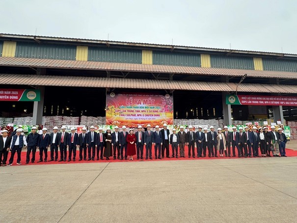 Supe Lâm Thao ra mắt 14 sản phẩm phân bón công nghệ Supe Lâm Thao ra mắt 14 sản phẩm phân bón công nghệ