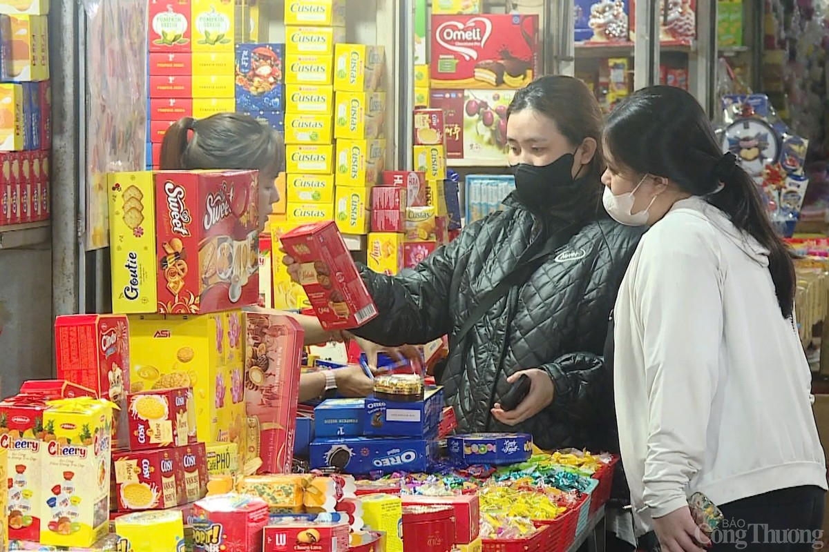 Nguồn cung hàng hóa trên địa bàn tỉnh Quảng Ngãi phục vụ tiêu dùng Tết Nguyên đán 2024 dồi dào, giá cả ổn định Nguồn cung hàng hóa trên địa bàn tỉnh Quảng Ngãi phục vụ tiêu dùng Tết Nguyên đán 2024 dồi dào, giá cả ổn định