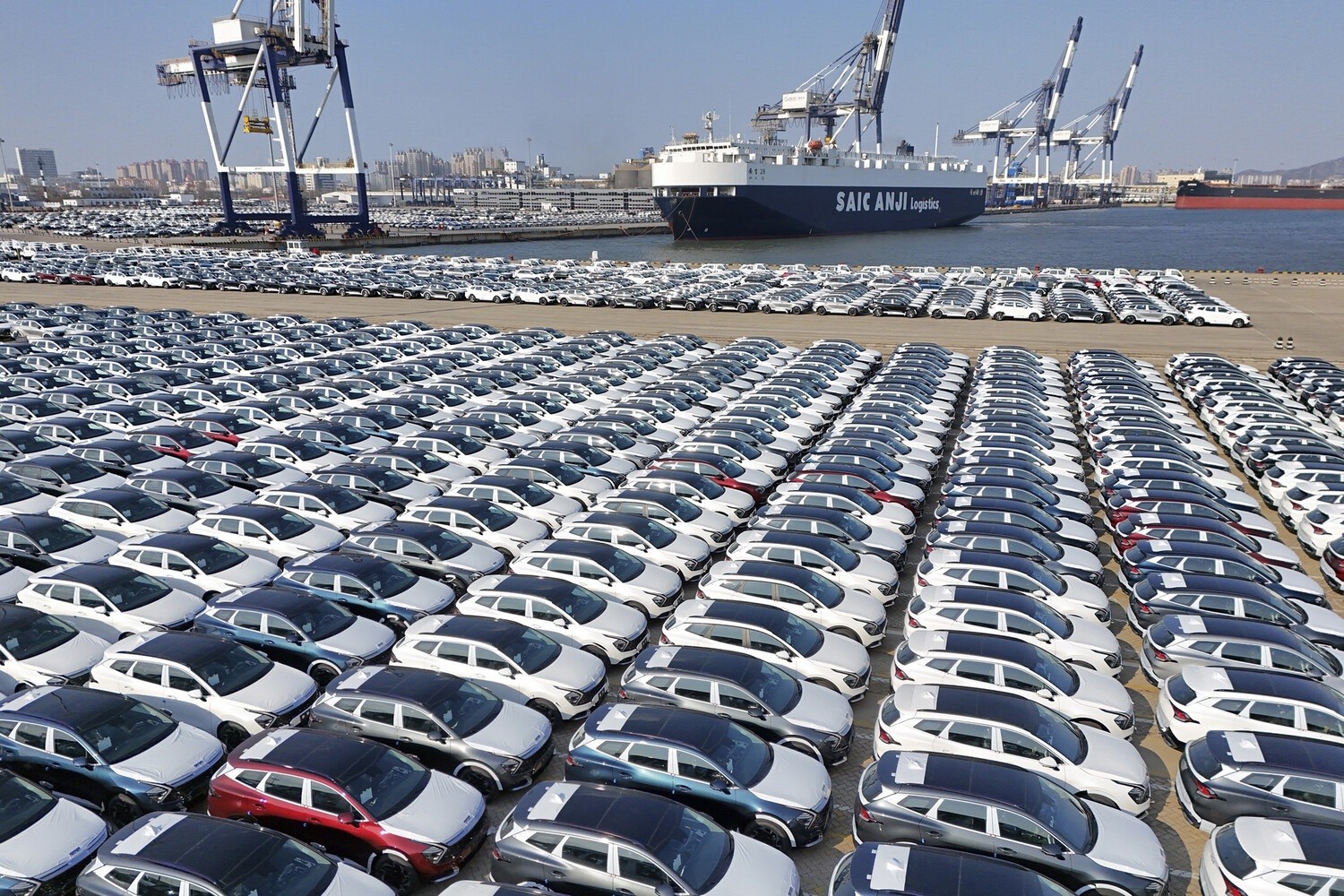 Trung Quốc xuất khẩu ô tô