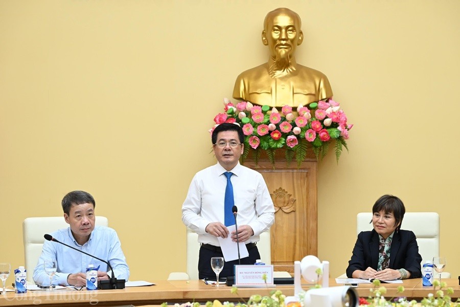Bộ trưởng Nguyễn Hồng Diên:  Luôn quan tâm khoa học công nghệ và đổi mới sáng tạo ngành Công Thương