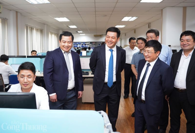 Bộ trưởng Nguyễn Hồng Diên:  Luôn quan tâm khoa học công nghệ và đổi mới sáng tạo ngành Công Thương