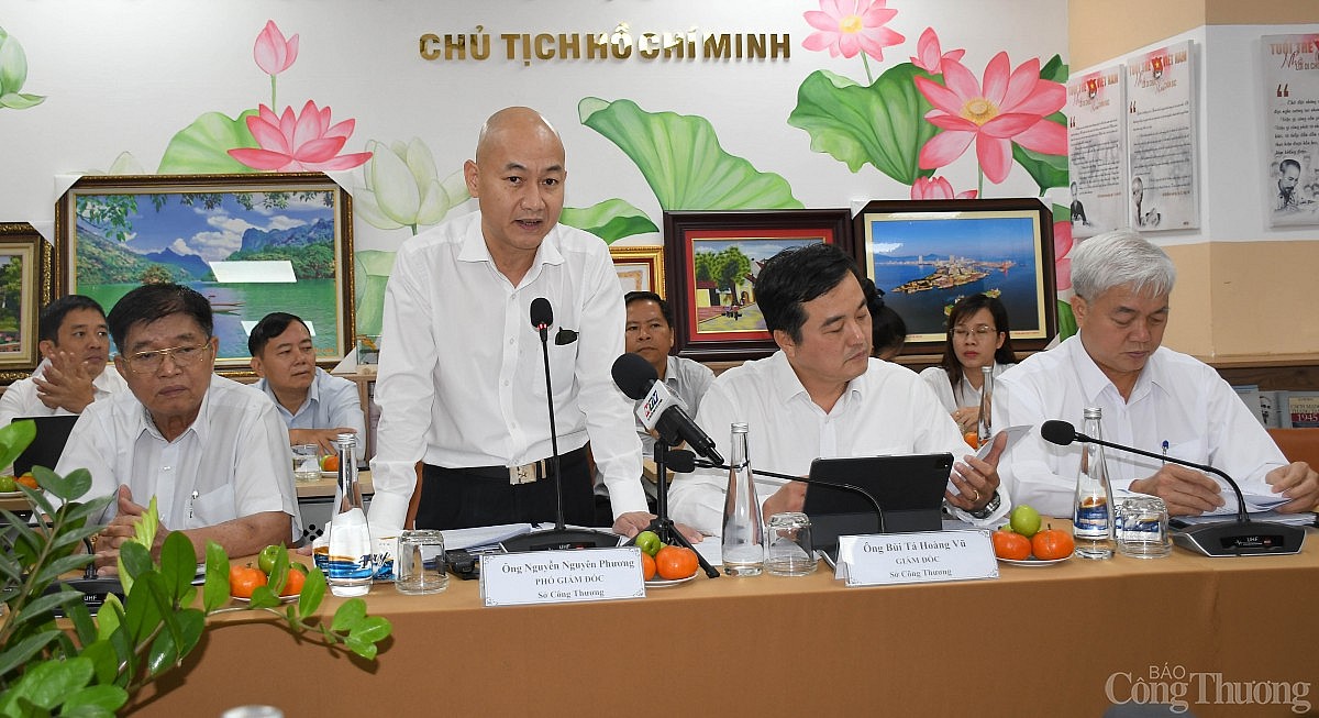 Bộ Công Thương làm việc với TP.HCM về hàng Tết 2025