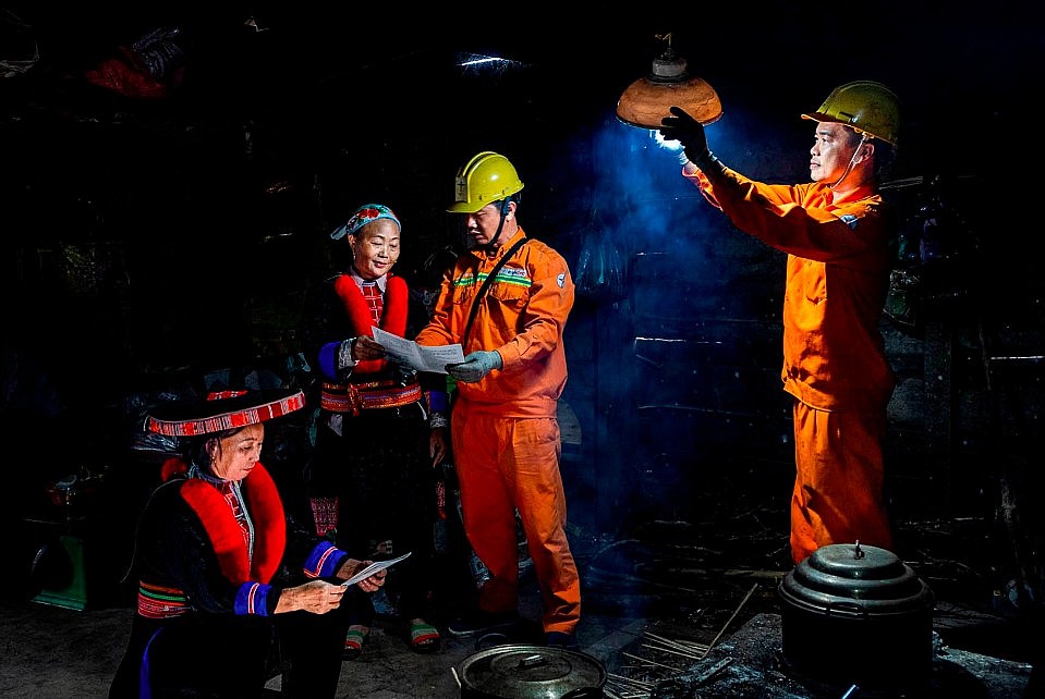 Chính sách mới về hỗ trợ tiền điện cho hộ nghèo Chính sách mới về hỗ trợ tiền điện cho hộ nghèo