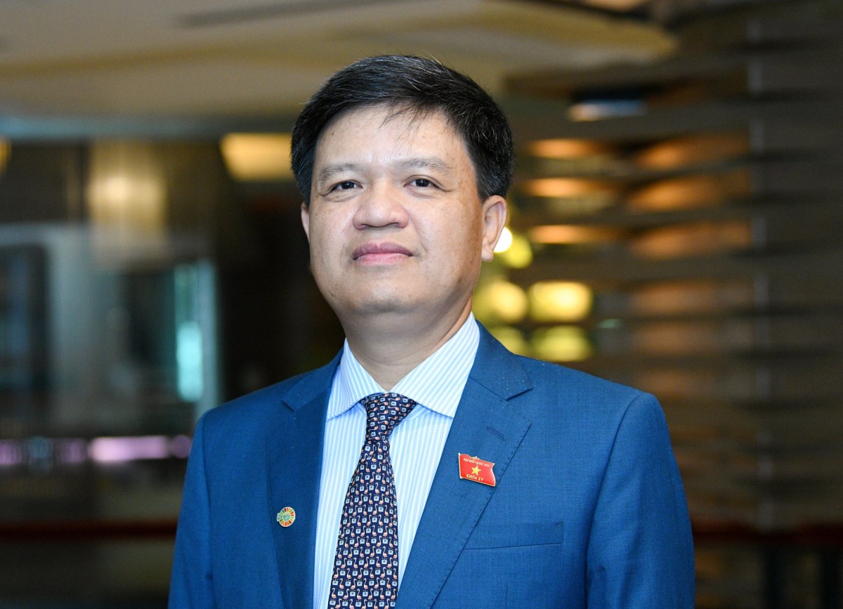 TS Tạ Đình Thi TS Tạ Đình Thi