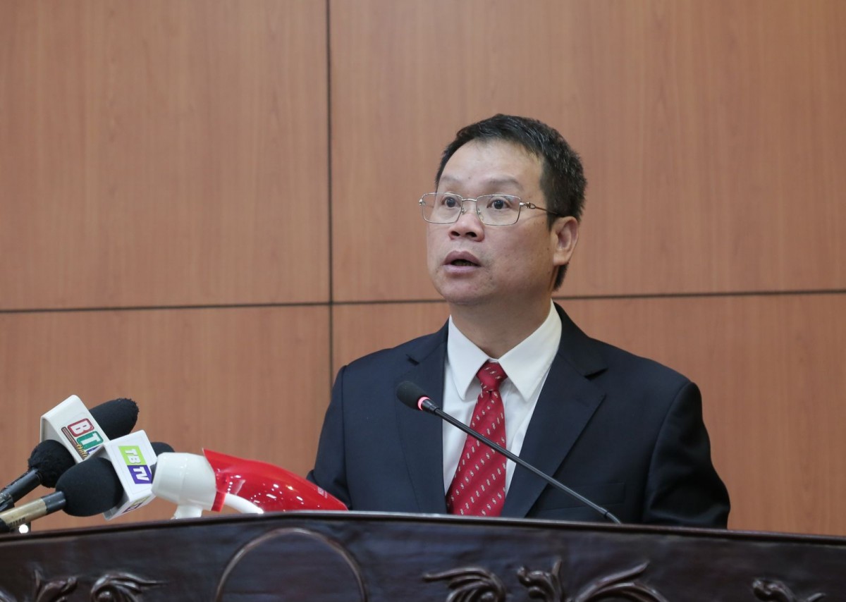 Ông Nguyễn Mạnh Hùng, Phó Bí thư Tỉnh ủy phát biểu nhận nhiệm vụ.