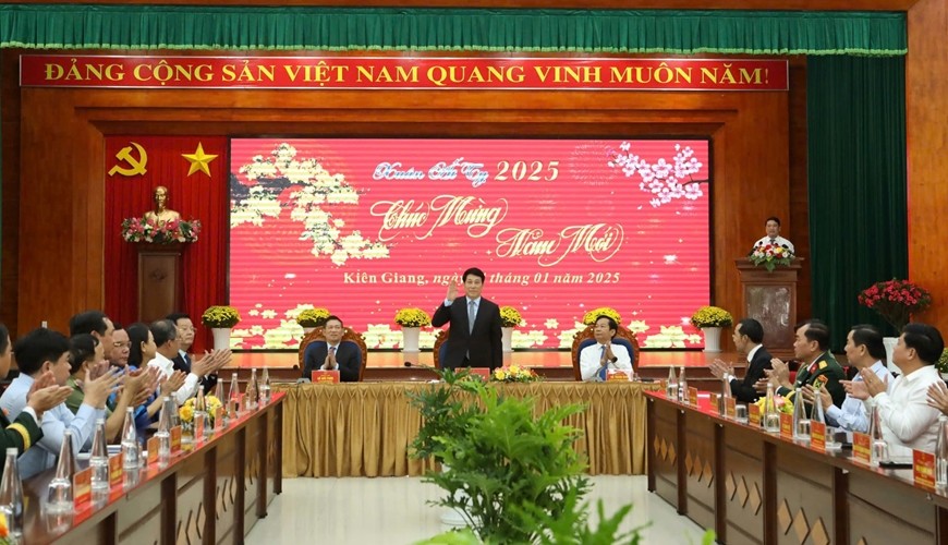 Chủ tịch nước chúc Tết Đảng bộ, chính quyền, lực lượng vũ trang và nhân dân tỉnh Kiên Giang. Ảnh: qdnd.vn Chủ tịch nước chúc Tết Đảng bộ, chính quyền, lực lượng vũ trang và nhân dân tỉnh Kiên Giang. Ảnh: qdnd.vn