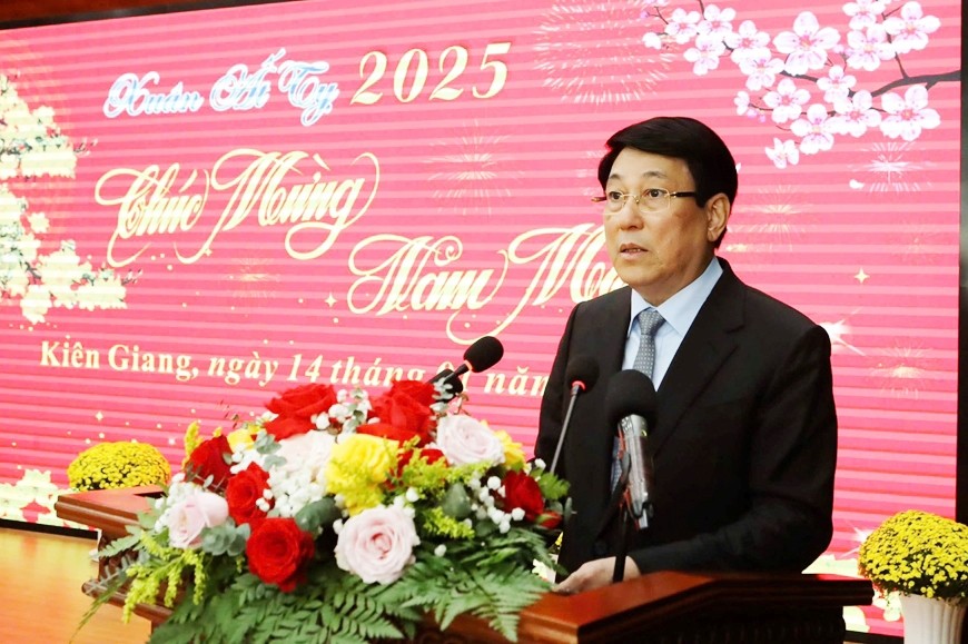 Chủ tịch nước Lương Cường chúc Tết Đảng bộ, chính quyền, lực lượng vũ trang và nhân dân tỉnh Kiên Giang. Ảnh: qdnd Chủ tịch nước Lương Cường chúc Tết Đảng bộ, chính quyền, lực lượng vũ trang và nhân dân tỉnh Kiên Giang. Ảnh: qdnd