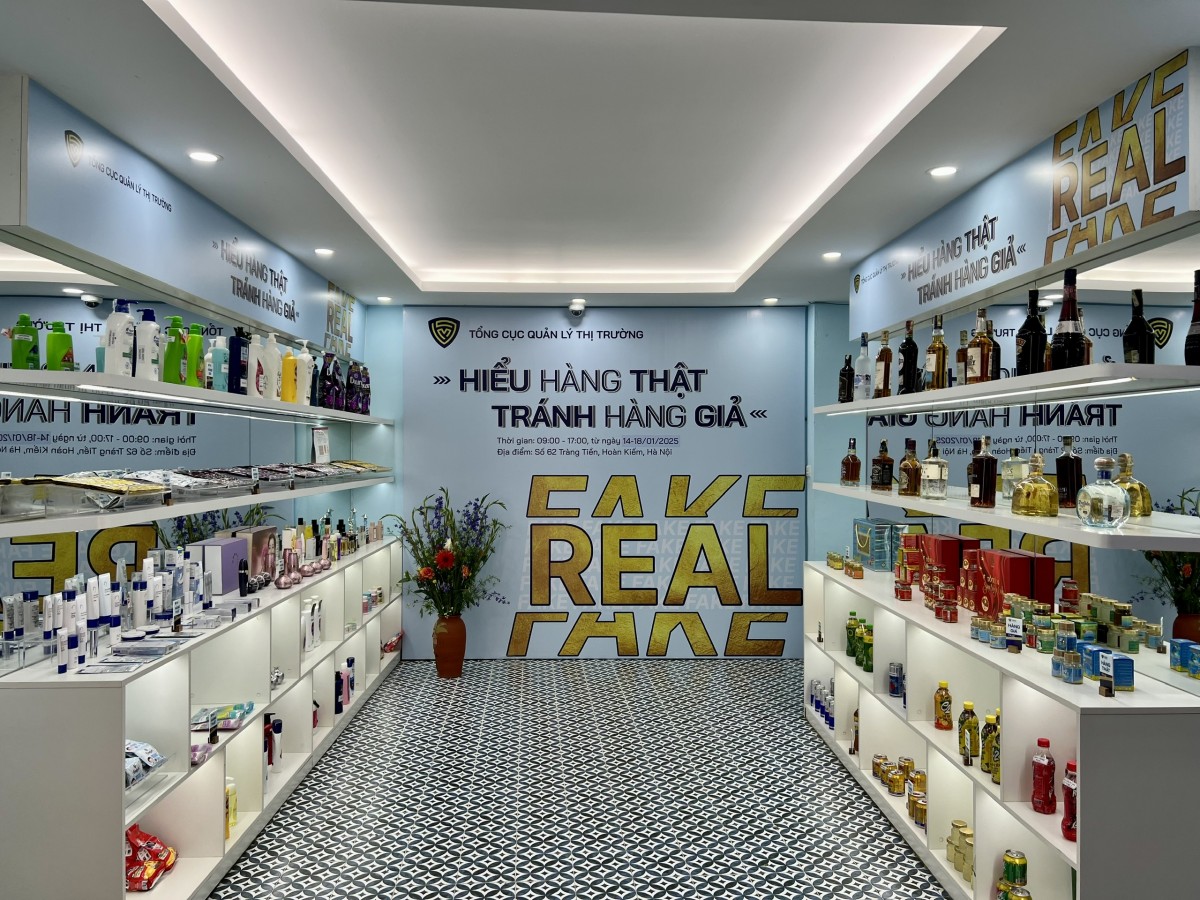 Hà Nội: Mở cửa Phòng trưng bày phân biệt hàng thật-hàng giả Hà Nội: Mở cửa Phòng trưng bày phân biệt hàng thật-hàng giả