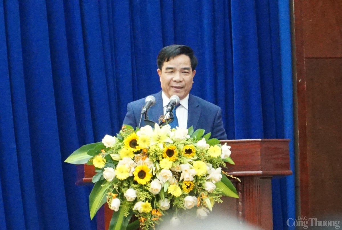 Công nghiệp là trụ cột khôi phục kinh tế tỉnh Quảng Nam Công nghiệp là trụ cột khôi phục kinh tế tỉnh Quảng Nam