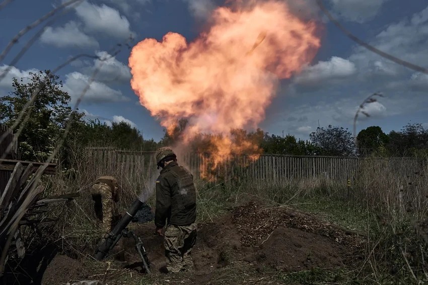 Binh sĩ Ukraine tham chiến tại tỉnh Kharkiv (Ukraine). Ảnh: GETTY IMAGES Binh sĩ Ukraine tham chiến tại tỉnh Kharkiv (Ukraine). Ảnh: GETTY IMAGES