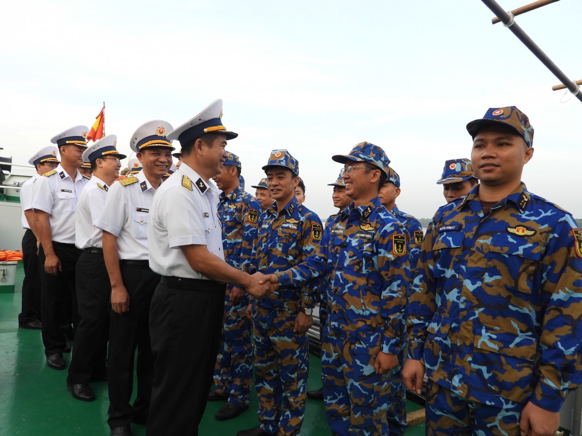 Hải đoàn 129 thăm, chúc tết quân và dân ở Trường Sa Hải đoàn 129 thăm, chúc tết quân và dân ở Trường Sa