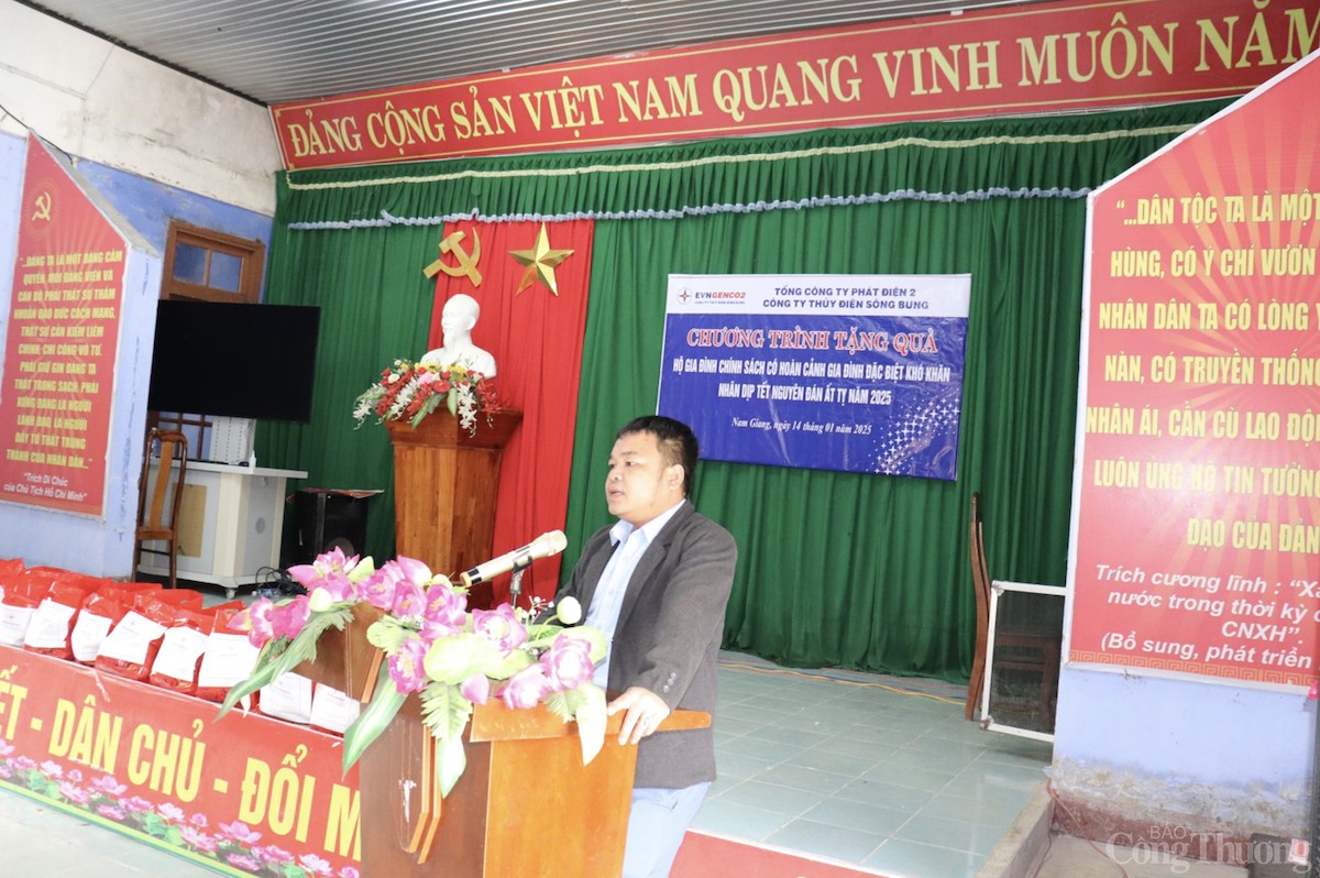 undefined Công ty Thủy điện Sông Bung tặng quà Tết cho hộ nghèo