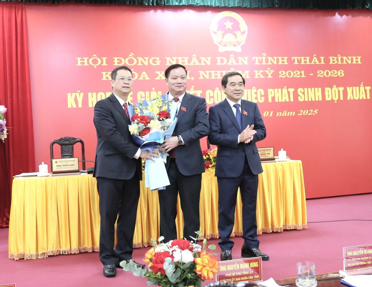 Ông Nguyễn Mạnh Hùng giữ chức Chủ tịch UBND tỉnh Thái Bình