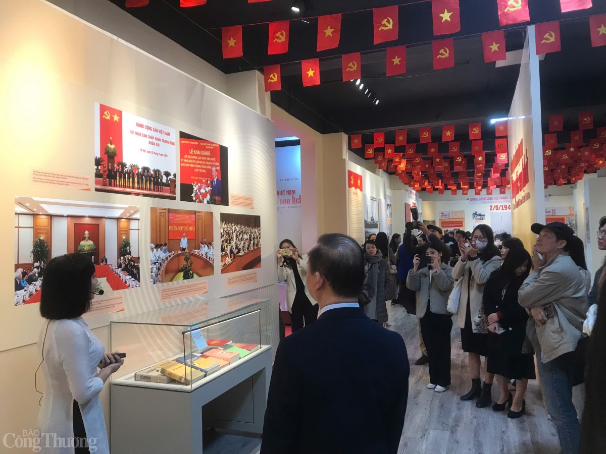 Hướng tới Đại hội đại biểu toàn quốc lần thứ XIV của Đảng Hướng tới Đại hội đại biểu toàn quốc lần thứ XIV của Đảng