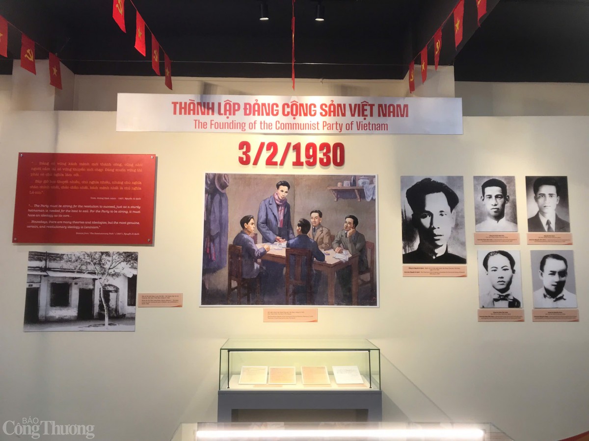 trưng bày “Đảng Cộng sản Việt Nam - Những mốc son lịch sử ”. trưng bày “Đảng Cộng sản Việt Nam - Những mốc son lịch sử ”.
