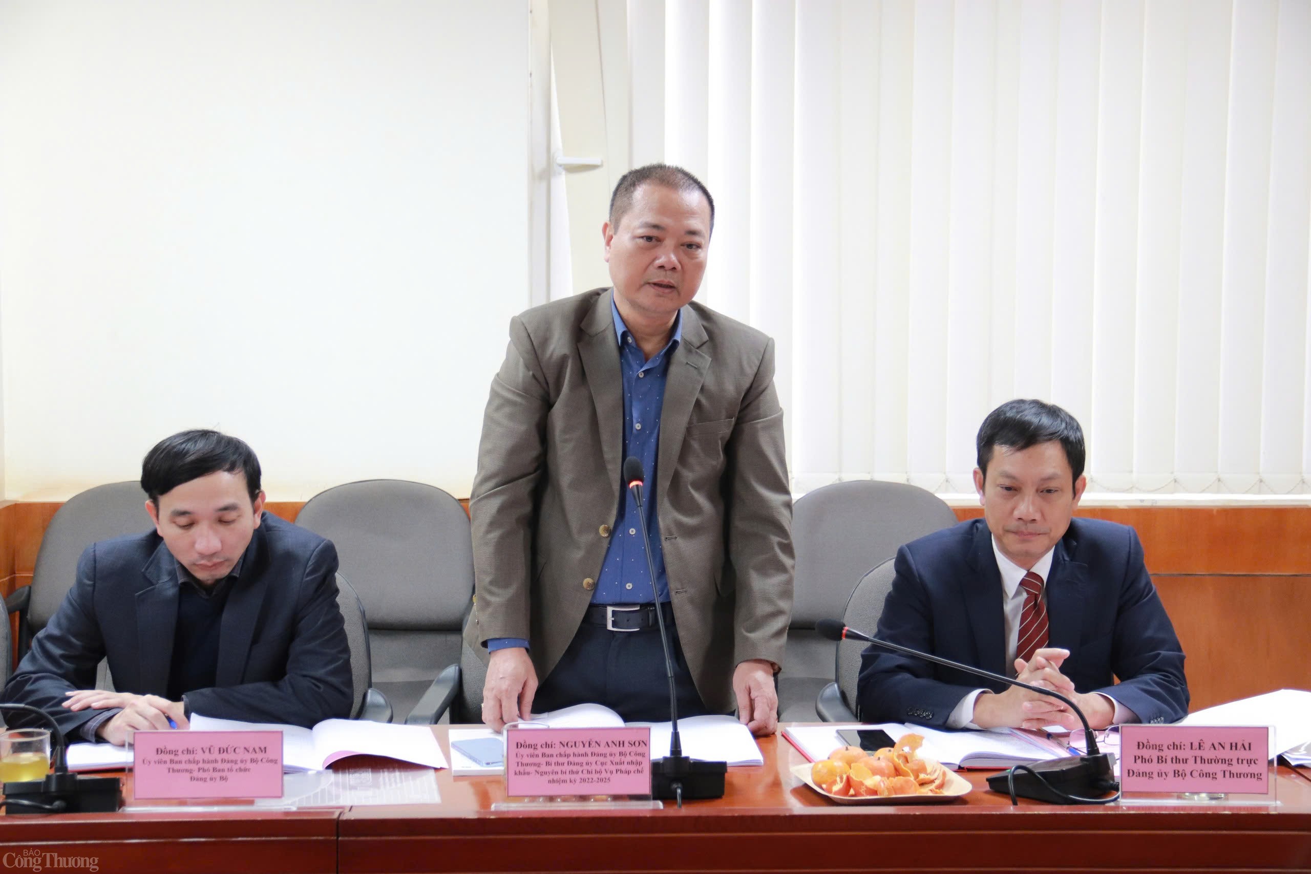 Chi bộ Vụ Pháp chế: Chủ động, sáng tạo tập trung Chi bộ Vụ Pháp chế: Chủ động, sáng tạo tập trung