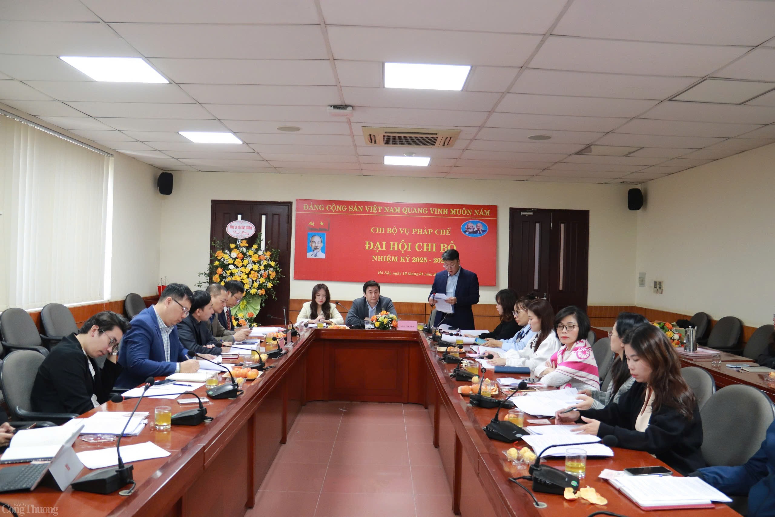 Chi bộ Vụ Pháp chế: Chủ động, sáng tạo tập trung Chi bộ Vụ Pháp chế: Chủ động, sáng tạo tập trung