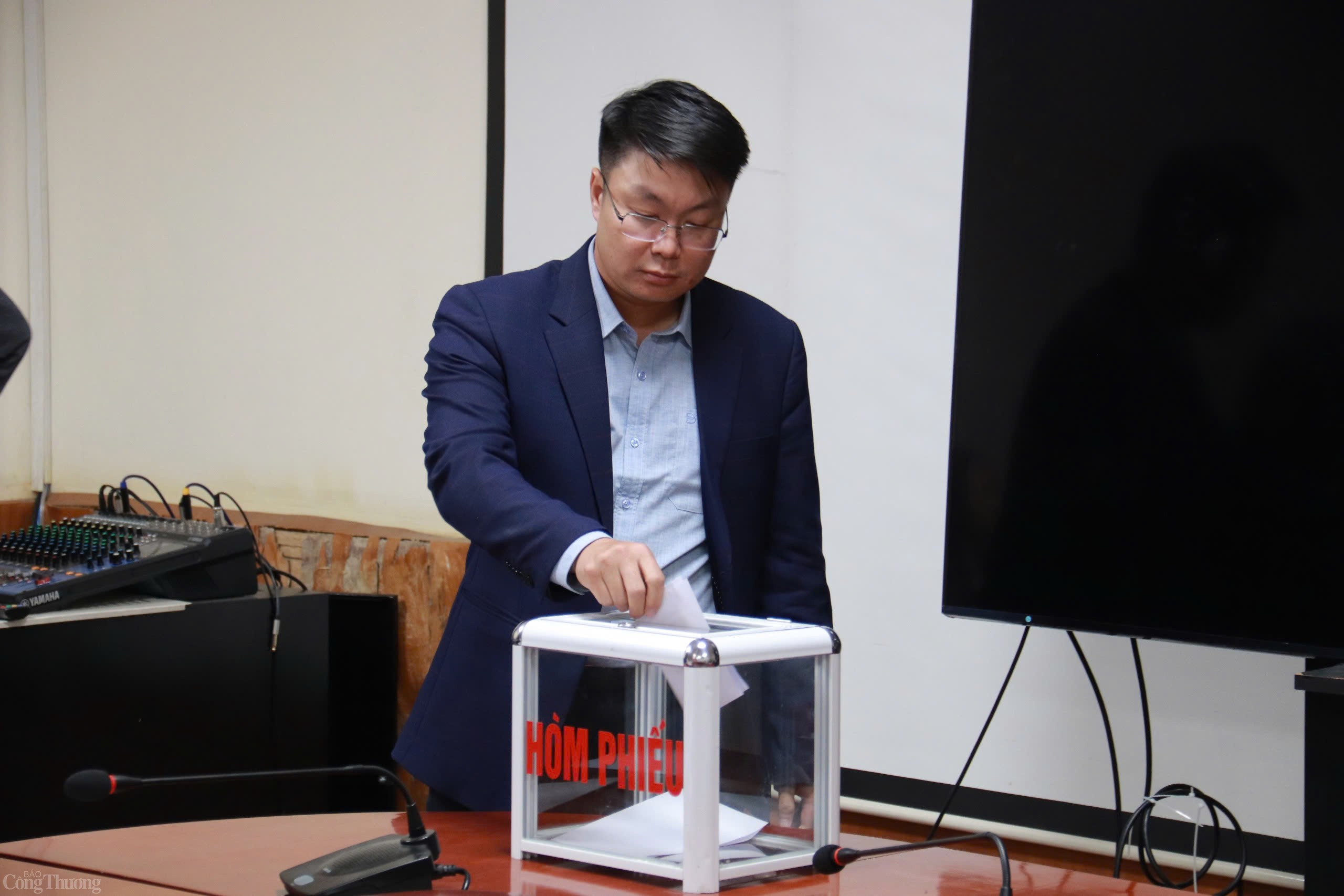 Chi bộ Vụ Pháp chế: Chủ động, sáng tạo tập trung Chi bộ Vụ Pháp chế: Chủ động, sáng tạo tập trung