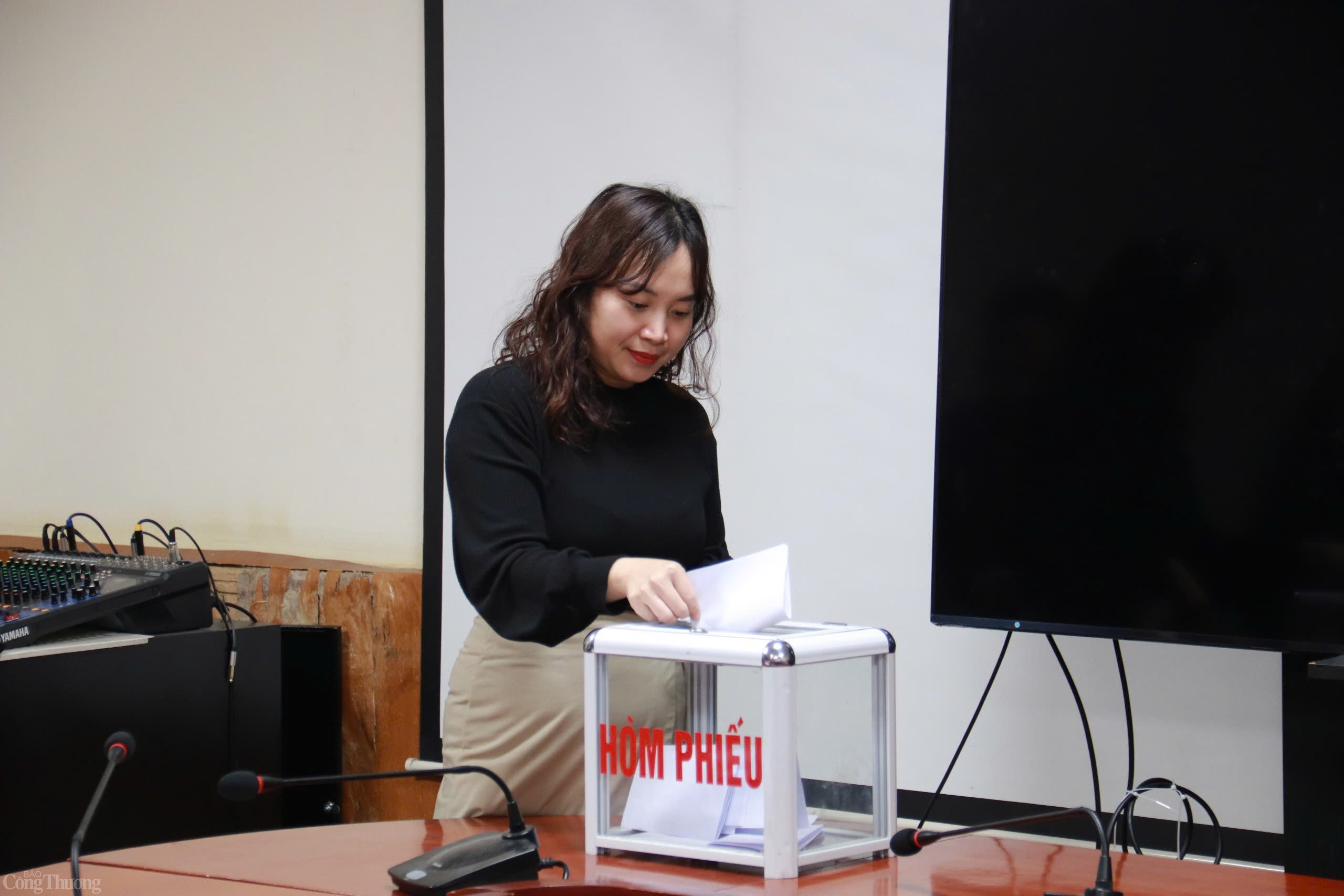 Chi bộ Vụ Pháp chế: Chủ động, sáng tạo tập trung Chi bộ Vụ Pháp chế: Chủ động, sáng tạo tập trung