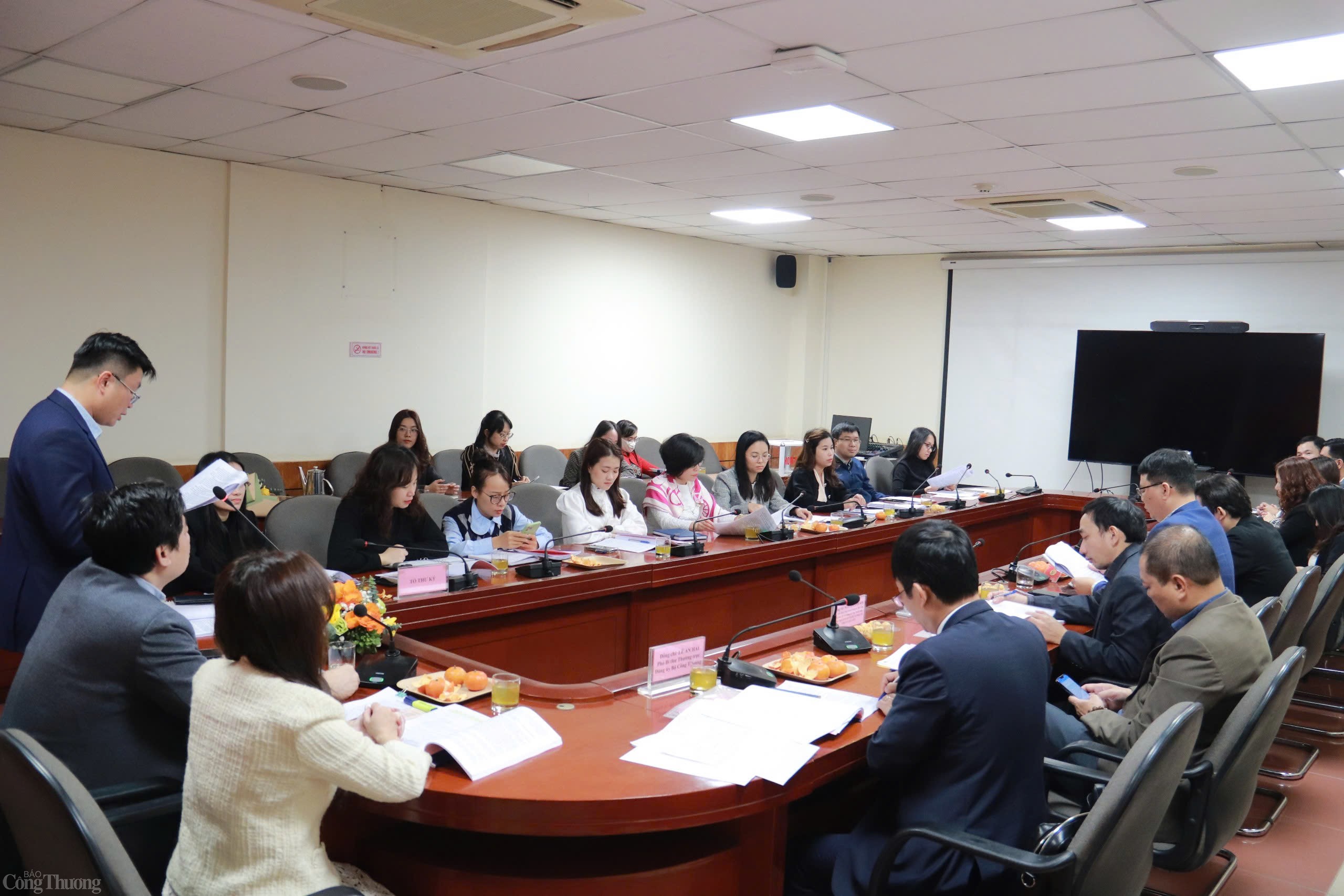 Chi bộ Vụ Pháp chế: Chủ động, sáng tạo tập trung Chi bộ Vụ Pháp chế: Chủ động, sáng tạo tập trung