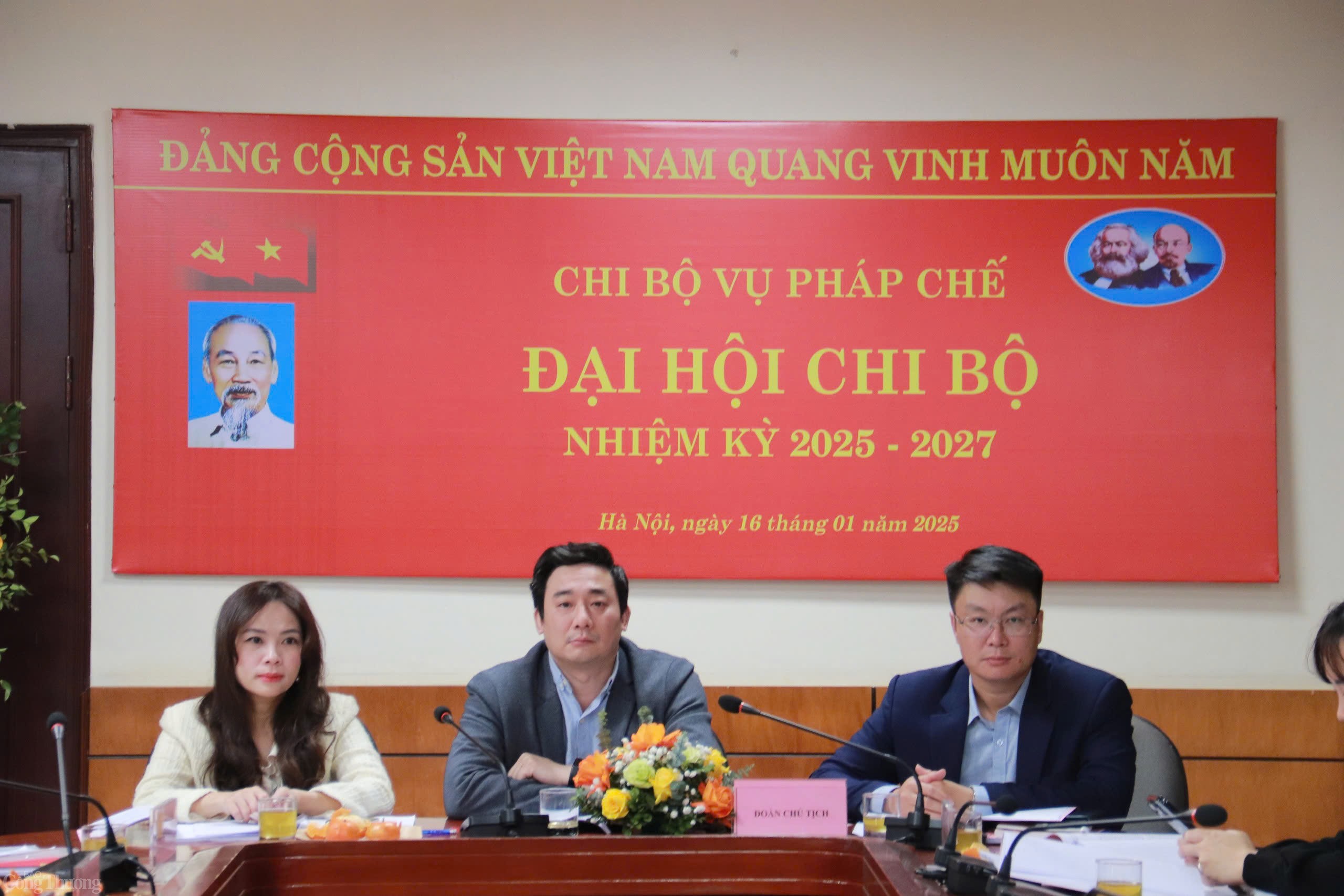 Chi bộ Vụ Pháp chế: Chủ động, sáng tạo tập trung Chi bộ Vụ Pháp chế: Chủ động, sáng tạo tập trung