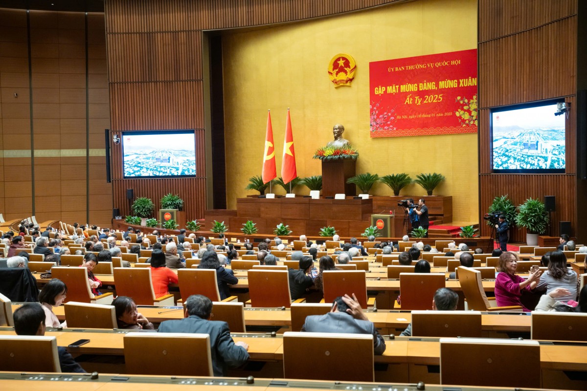 cuộc gặp mặt tại Phòng họp Diên Hồng, Nhà Quốc hội cuộc gặp mặt tại Phòng họp Diên Hồng, Nhà Quốc hội