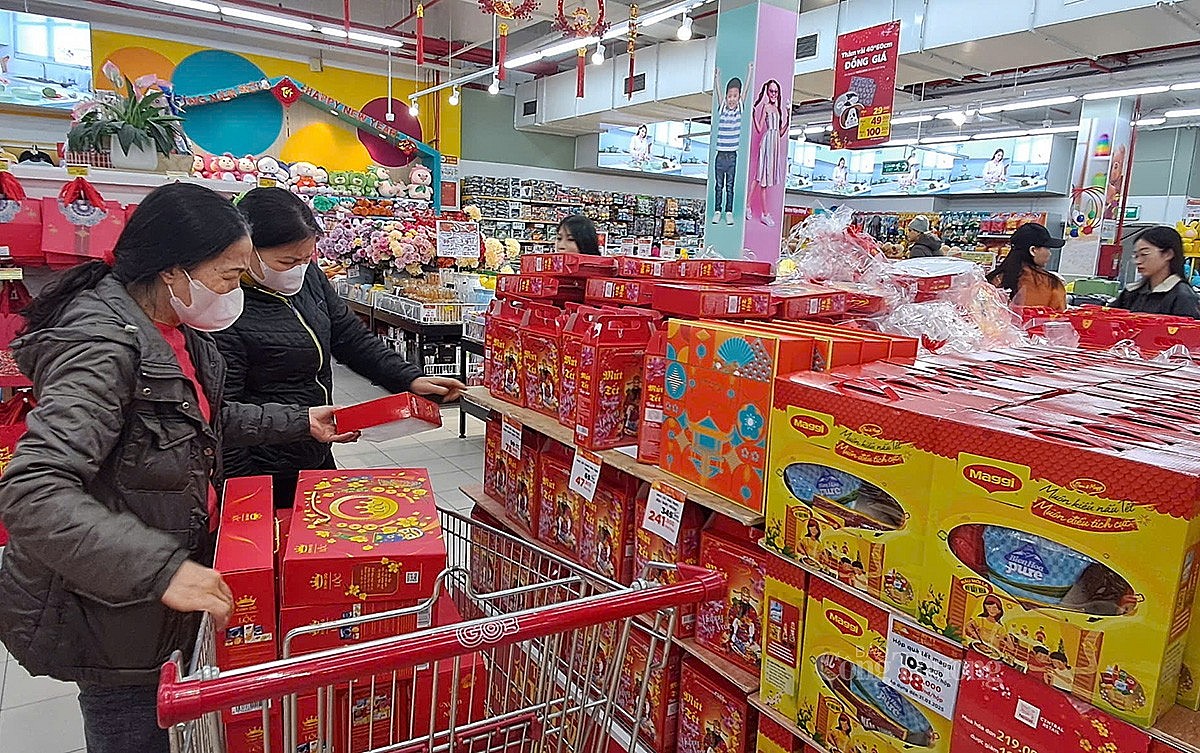 Người dân Thủ đô mua sắm hàng Tết tại siêu thị GO! Thăng Long Người dân Thủ đô mua sắm hàng Tết tại siêu thị GO! Thăng Long