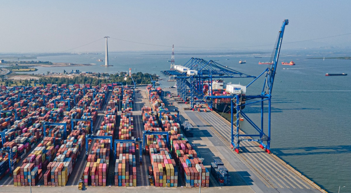 Cảng nước sâu Lạch Huyện (Hải Phòng)