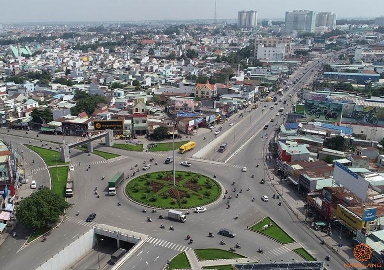 Tỉnh Đồng Nai thuộc vùng Đông Nam Bộ, toạ lạc với lợi thế là một trong Tứ giác phát triển khu vực phía Nam là Thành Phố Hồ Chí Minh – Bình Dương – Bà Rịa – Vũng Tàu – Đồng Nai. Tỉnh Đồng Nai thuộc vùng Đông Nam Bộ, toạ lạc với lợi thế là một trong Tứ giác phát triển khu vực phía Nam là Thành Phố Hồ Chí Minh – Bình Dương – Bà Rịa – Vũng Tàu – Đồng Nai.