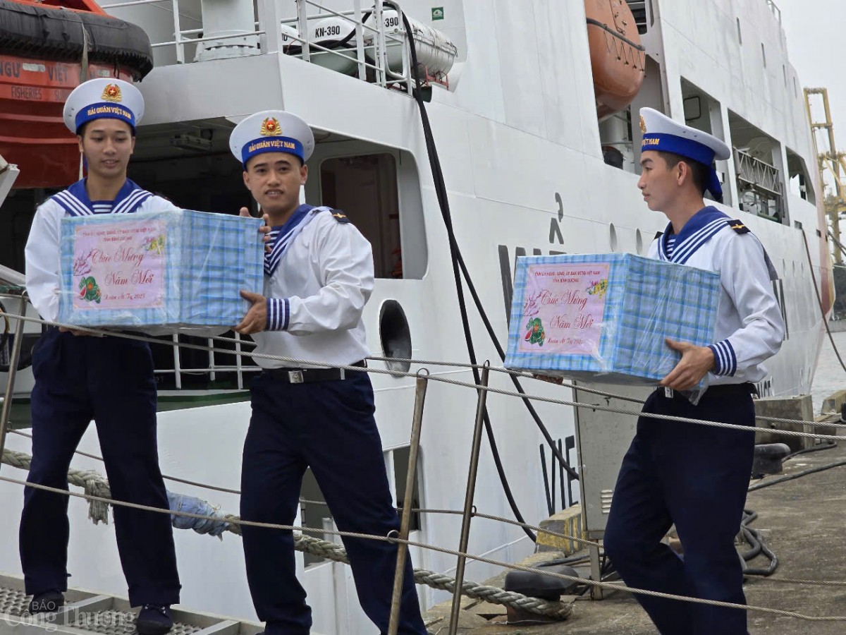 EVNCPC lan tỏa nghĩa tình ngành điện đến đảo xa EVNCPC lan tỏa nghĩa tình ngành điện đến đảo xa