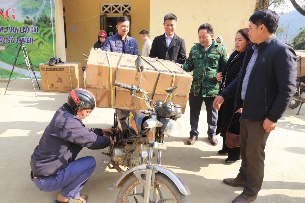 Tập đoàn Trường Tươi hỗ trợ người dân khắc phục bão Yagi