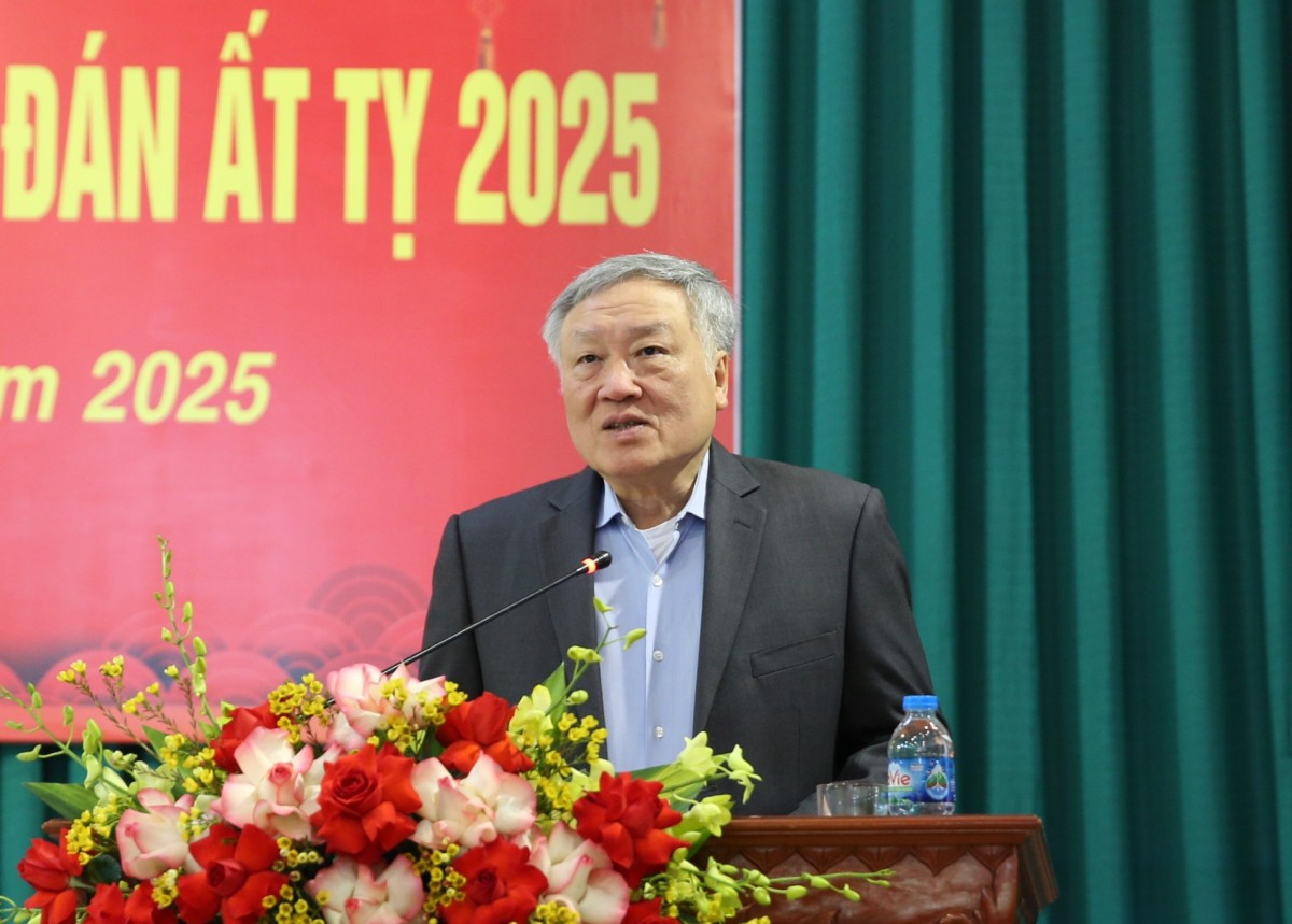 Phó Thủ tướng Thường trực Chính phủ Nguyễn Hoà Bình Phó Thủ tướng Thường trực Chính phủ Nguyễn Hoà Bình