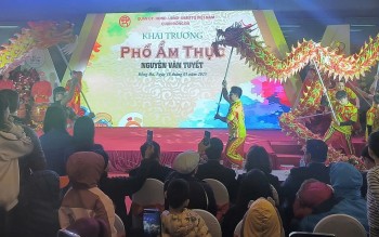 Hà Nội: Khai trương phố ẩm thực Nguyễn Văn Tuyết