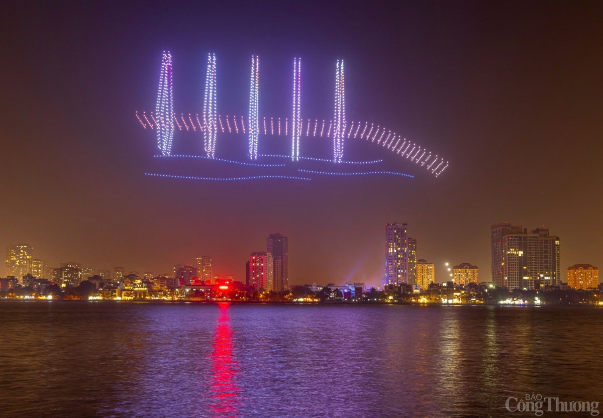 Chùm ảnh: Hòa nhạc ánh sáng - Chào năm mới 2025