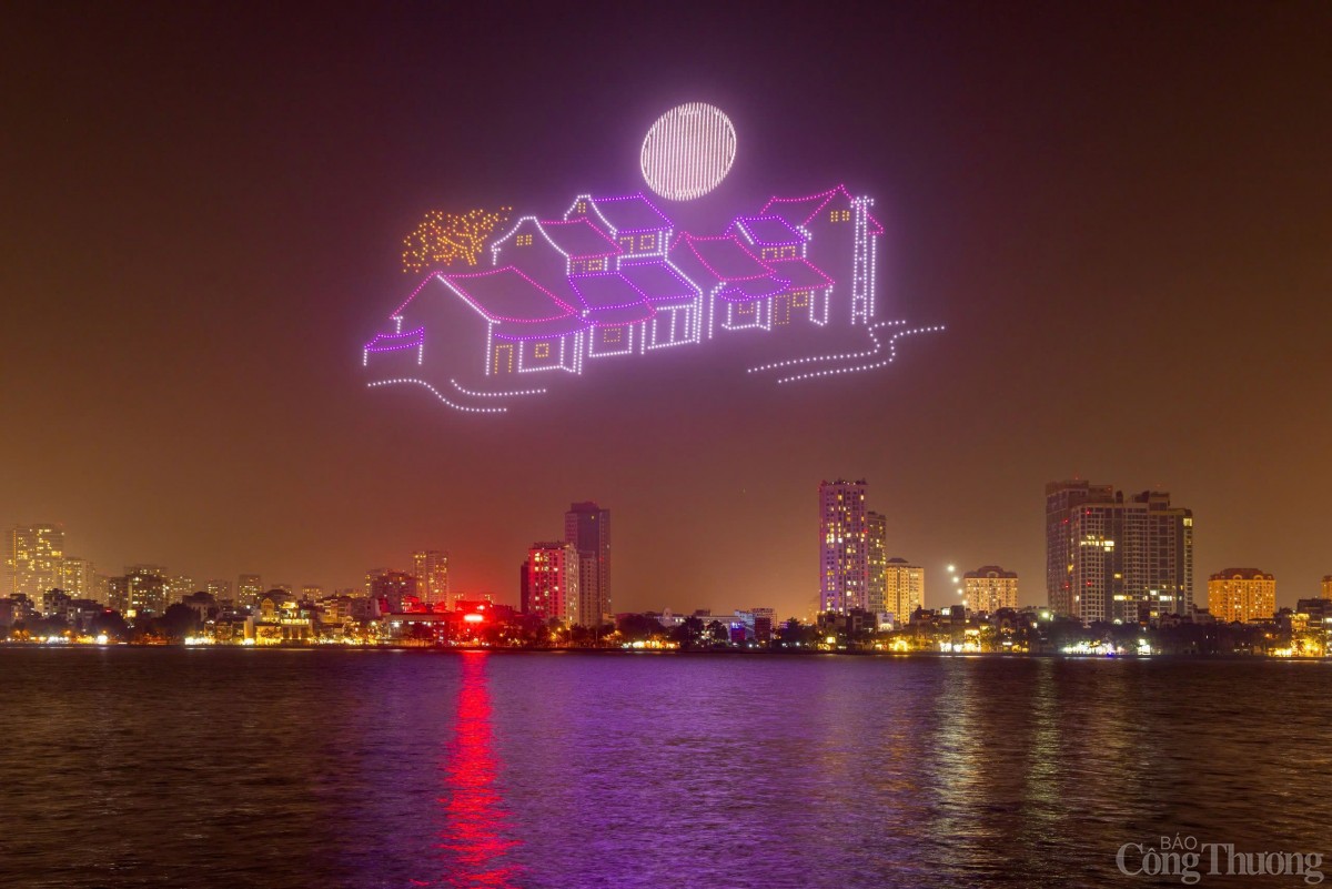 Chùm ảnh: Hòa nhạc ánh sáng - Chào năm mới 2025