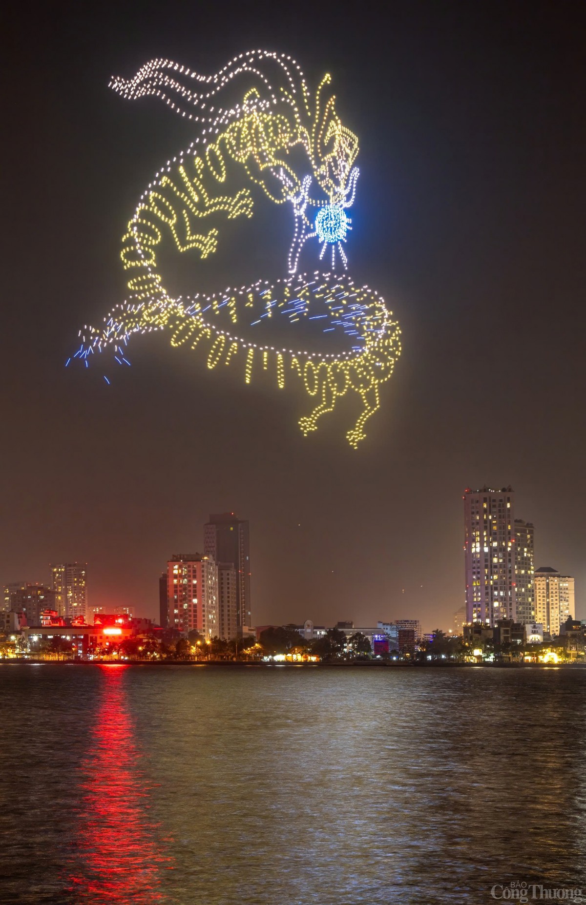 Chùm ảnh: Hòa nhạc ánh sáng - Chào năm mới 2025