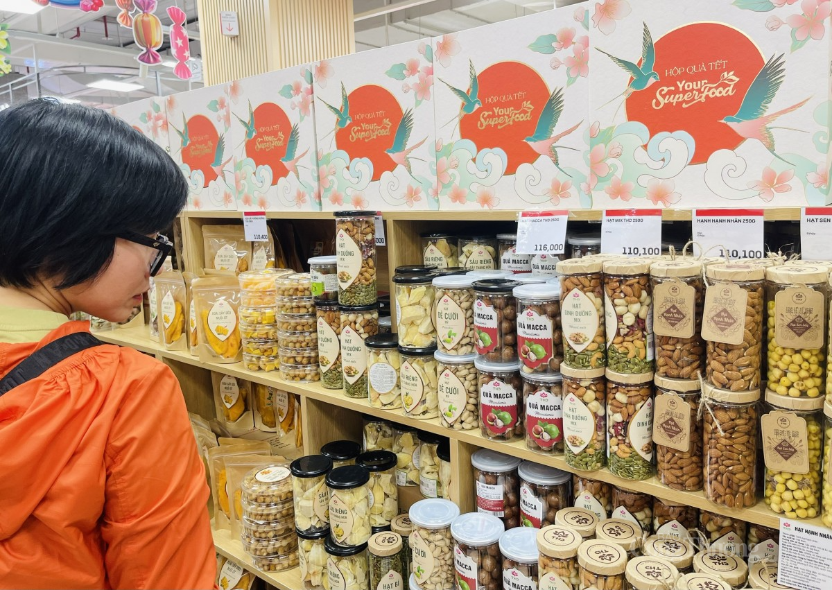 Các loại hạt khô được người tiêu dùng lựa chọn vì hương vị và rõ nguồn gốc. Ảnh: Nguyễn Thanh Các loại hạt khô được người tiêu dùng lựa chọn vì hương vị và rõ nguồn gốc. Ảnh: Nguyễn Thanh