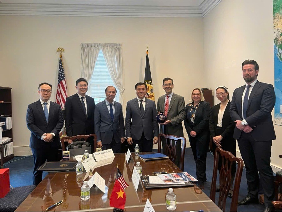 Thứ trưởng Bộ Công Thương Nguyễn Sinh Nhật Tân, đại diện Chính phủ Hoa Kỳ - Cơ quan Đại diện Thương mại Hoa Kỳ (USTR) Thứ trưởng Bộ Công Thương Nguyễn Sinh Nhật Tân, đại diện Chính phủ Hoa Kỳ - Cơ quan Đại diện Thương mại Hoa Kỳ (USTR)